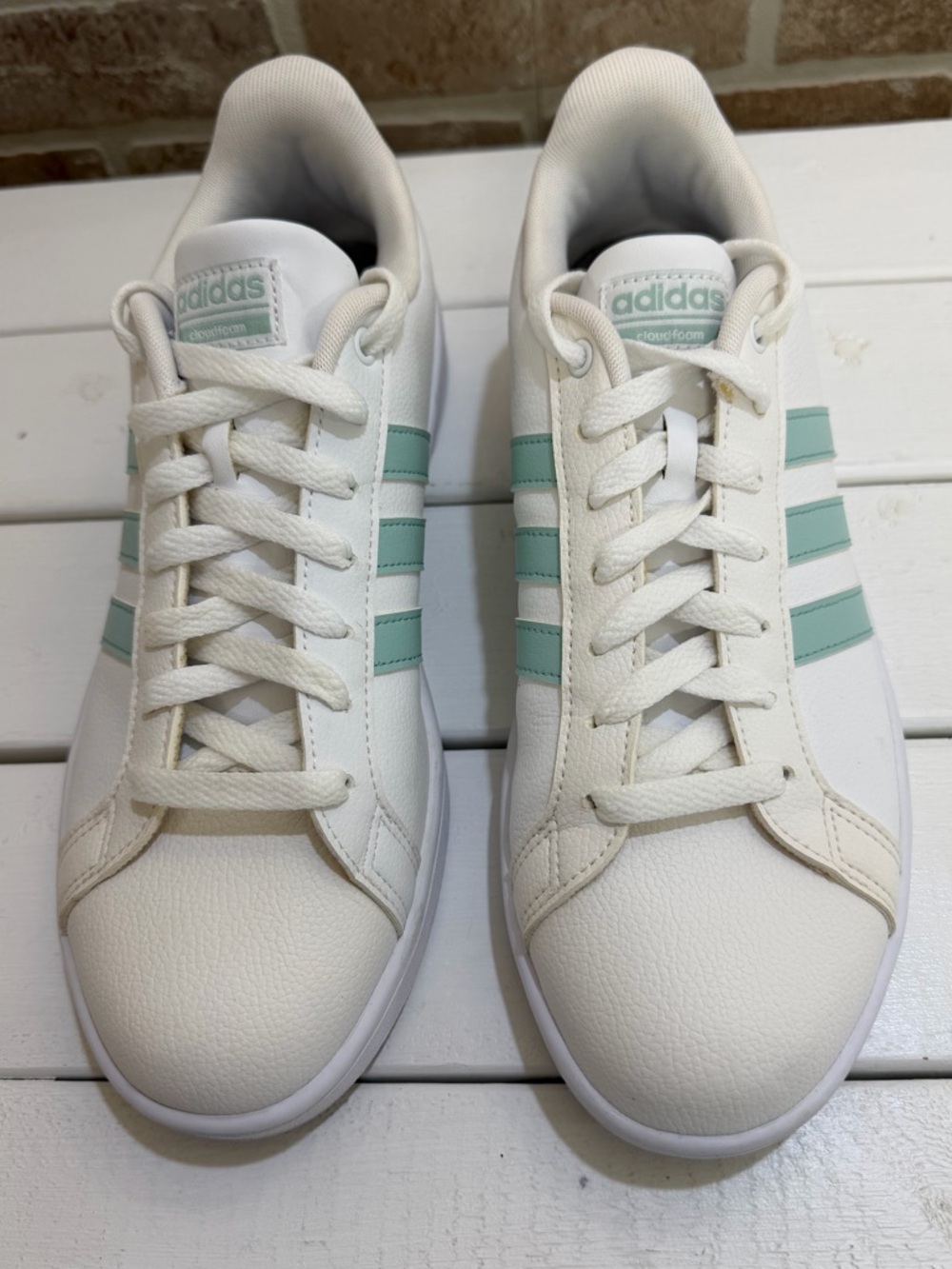Adidas Cloudfoam White Mint Green Stripe Sneakers Women’s Size 10 Casual Shoes - Picture 2 of 12